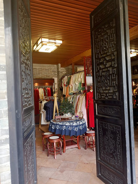 中式传统女装店