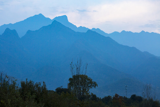 秦岭山