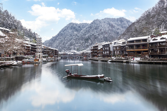 凤凰古城雪景