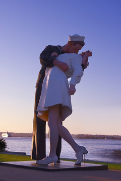 水兵与护士胜利之吻