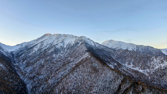 川西四姑娘山景区雪山