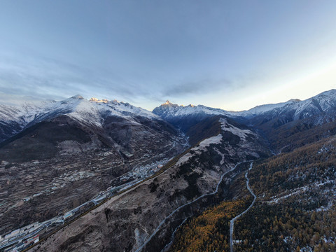 川西四姑娘山景区雪山