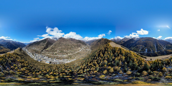 川西四姑娘山景区雪山