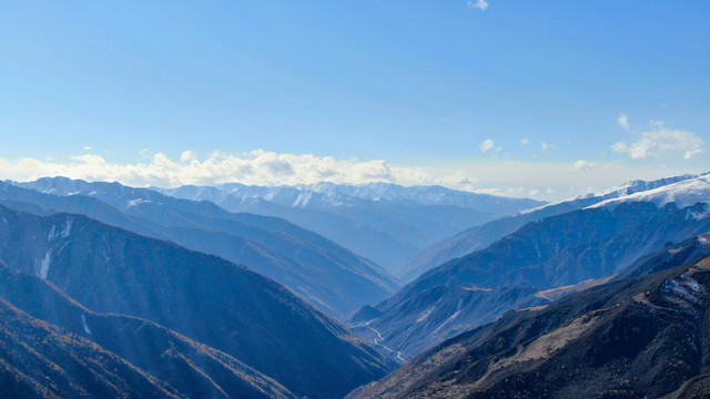 川西四姑娘山景区雪山