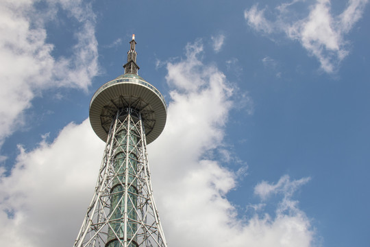 青岛之窗天空特写