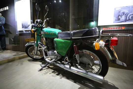 老式摩托车