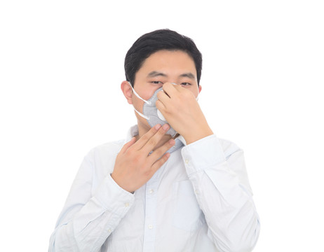 中国男性正确的戴上N95口罩