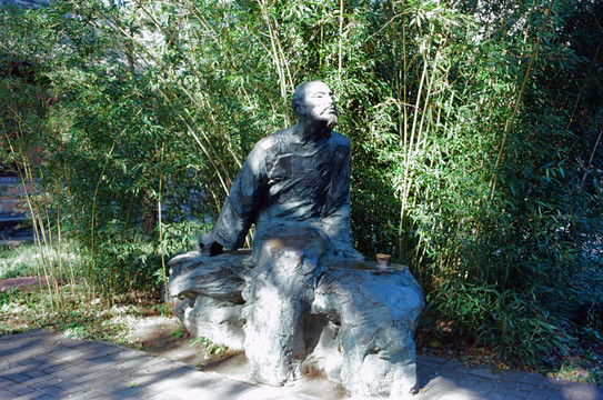 曹雪芹雕像