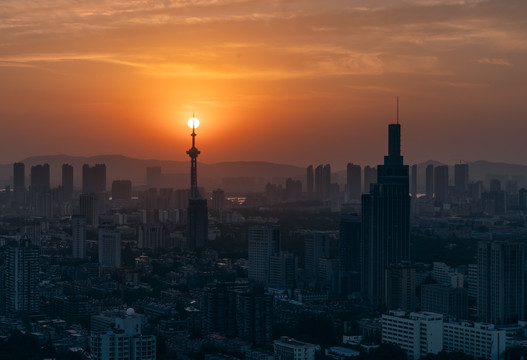 夕阳下的南京城