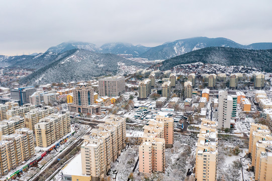 航拍雪后的济南城市风光