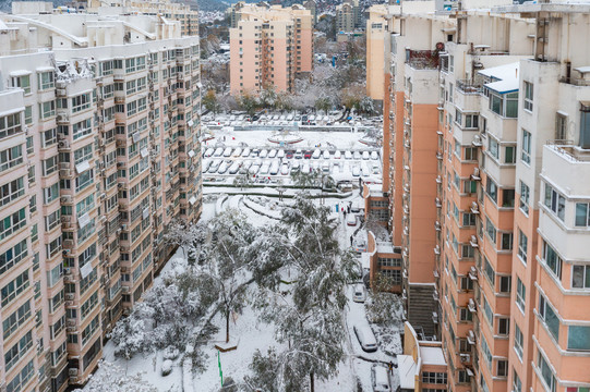 航拍雪后的济南城市风光