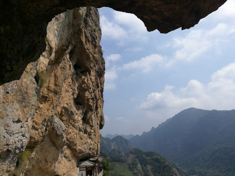 火山岩峭壁