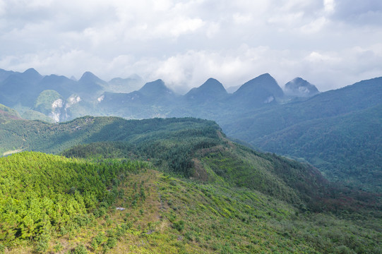 英西峰林