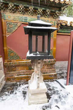 雪中的北京故宫宫灯