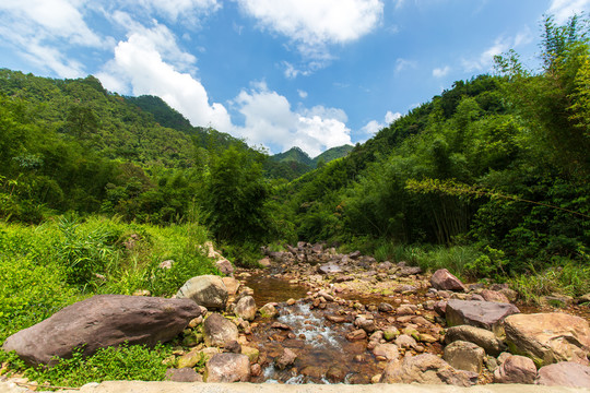 桂平龙潭国家森林公园山涧河流