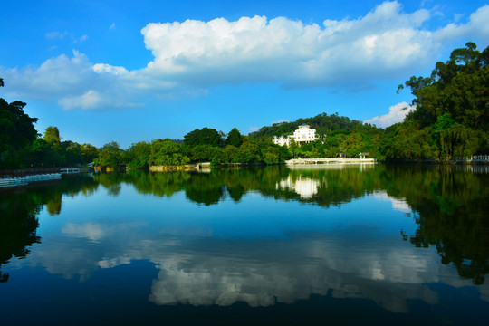 圭峰山玉湖