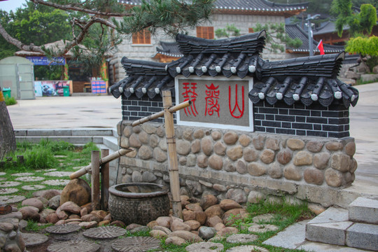 琵岩山风景区龙井