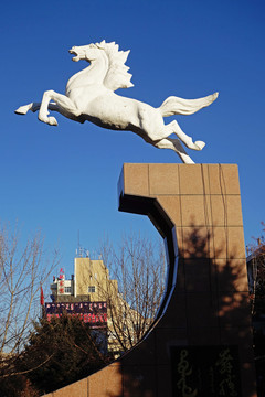 内蒙古巴林右旗白马雕塑