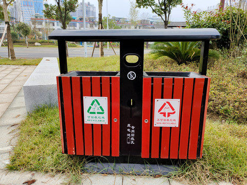 垃圾分类箱