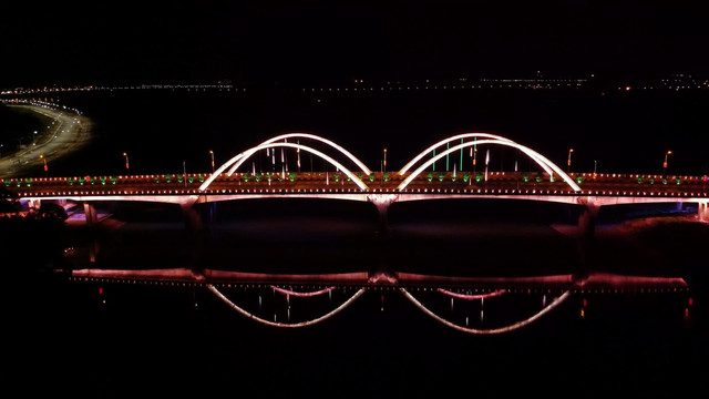 航拍夜晚的江西吉安庐陵大桥