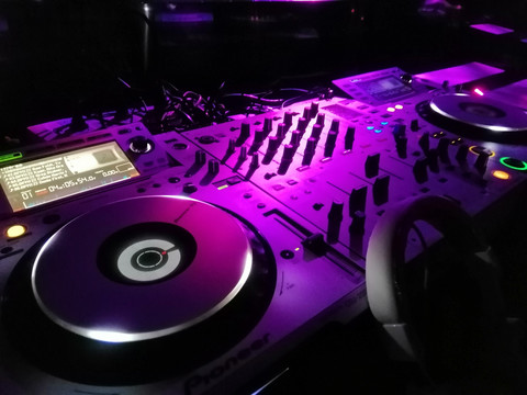 DJ碟机