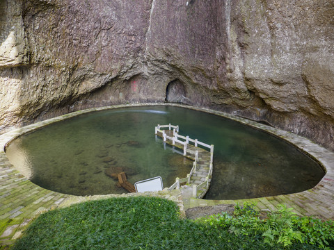 乐清市雁荡山三折瀑景区