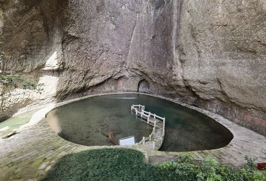 乐清市雁荡山三折瀑景区