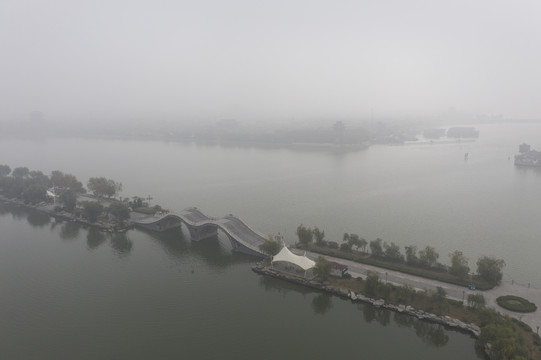 东昌湖大雾