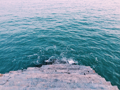 通向海洋的石阶