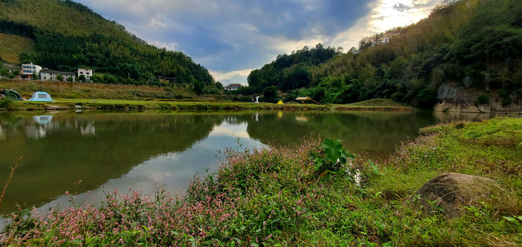 河流