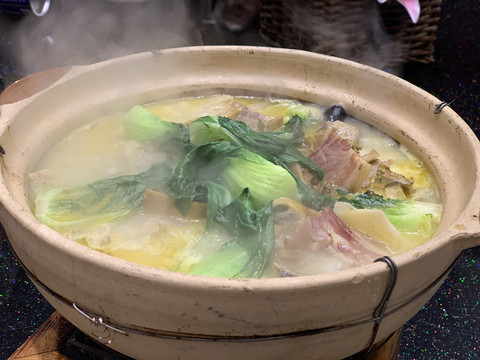 砂锅炖肉