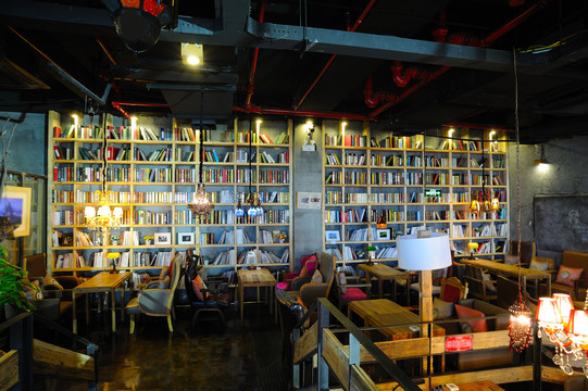 咖啡厅书架墙