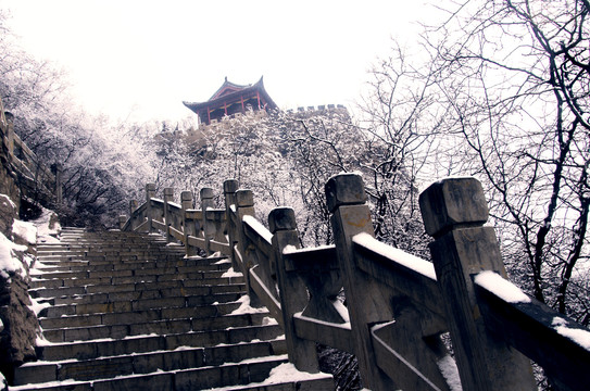 抱犊寨雪景