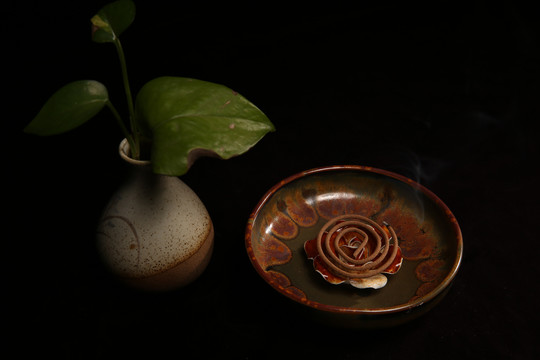 莲花陶瓷碗香炉
