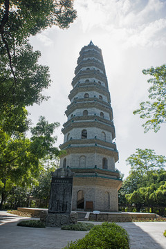 南宁青秀山龙象塔