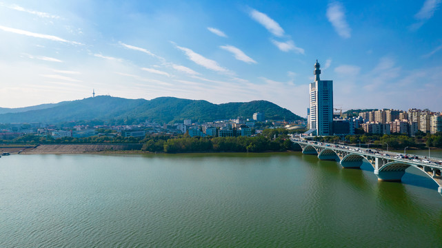 长沙湘江岳麓山