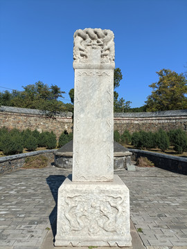 田义墓墓碑