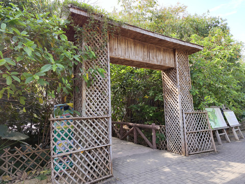 版画基地篱笆大门