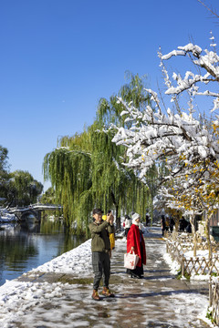 大明湖初雪后美景