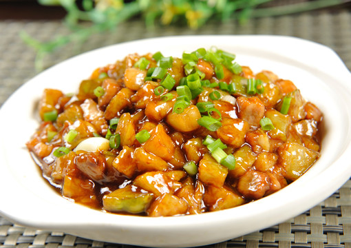 肉丁茄子煲