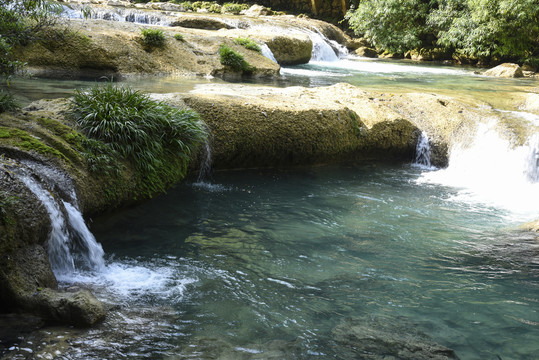 山涧溪流