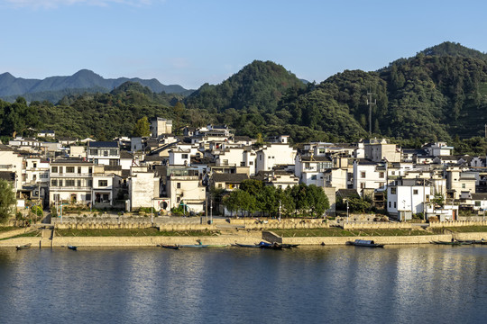 徽州新安江两岸民宅