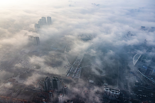 雾霾中的天津城市美景航拍