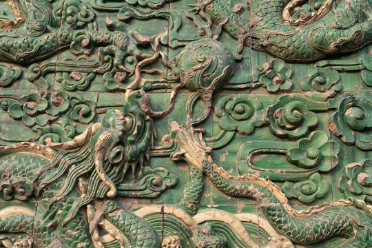 中式传统浮雕双龙戏珠