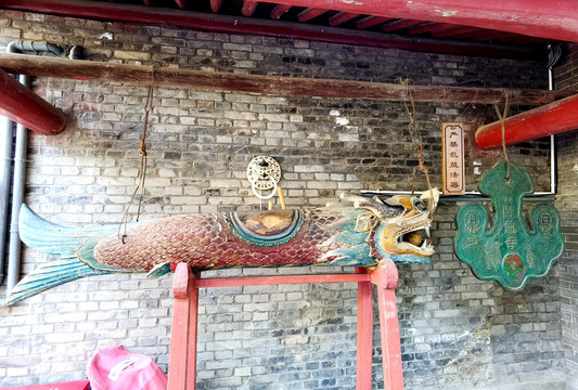 寺庙木鱼和铜磬