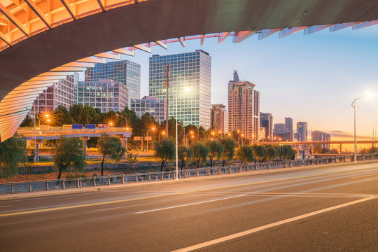 首都北京城市天际线和高速公路