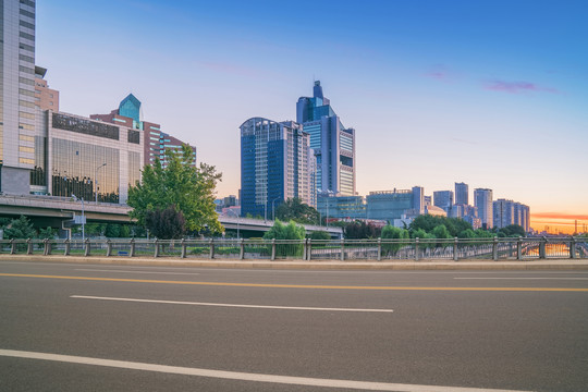 首都北京城市天际线和高速公路