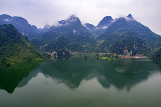 湖泊山水湖光山色