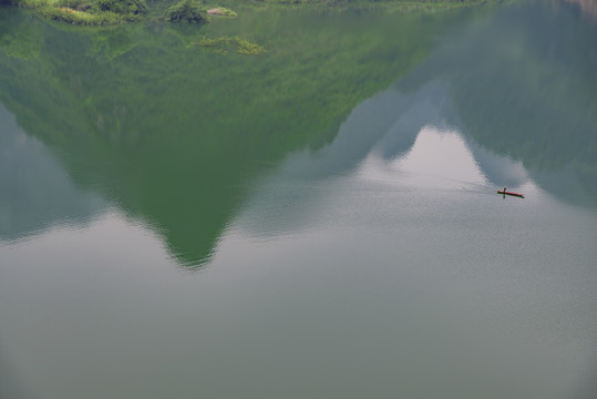 山水倒影水面倒影
