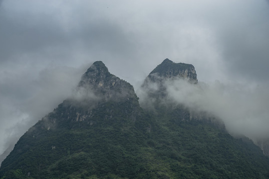 大山高山山峰